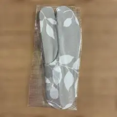 [新品未使用] 足袋ソックス　足袋靴下　メッシュ素材　透け感　　葉柄　グレー