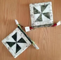 パッチワークキルトのペタンコポーチ2個セット