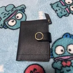 黒の二つ折り財布 4スロット IDウィンドウ付き