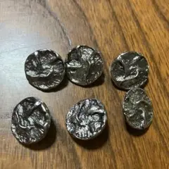 シルバーボタン　６つ