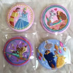 ディズニー刺繍缶バッジ　４種セット　Disney　刺繍缶バッジ