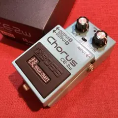 極美品・元箱/付属品完備】BOSS CE-2W WAZA CRAFT 技 - メルカリ