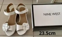 NINEWEST 白　サンダル　23.5cmのサムネイル
