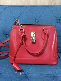 Samantha Thavasa 赤い合成皮革ショルダーバッグ