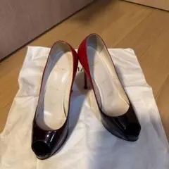Christian Louboutin 赤黒 オープントゥ ハイヒール