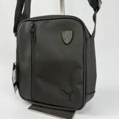 PUMA×Ferrari フェラーリ ミニショルダーバッグ 黒 未使用 希少品✨️のサムネイル