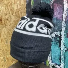 adidas アディダス ボンボン付ニット帽