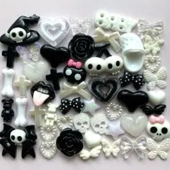 ハンドメイド♡ネイル♡デコパーツ♡ブラック♡ホワイト♡ドクロ、蝶、骨、リボン25