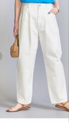 BEAUTY &YOUTH タック入りカーブデニムパンツ