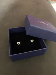 新品スワロフスキー　ハート型　ピアス