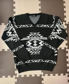 AZUL 幾何学模様 Vネックニットセーター　Ｌサイズ