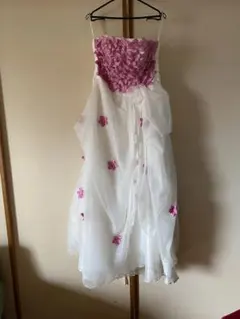 フラワー装飾　肩紐付き　ロングドレス