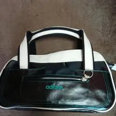 アディダスキャリーバッグ