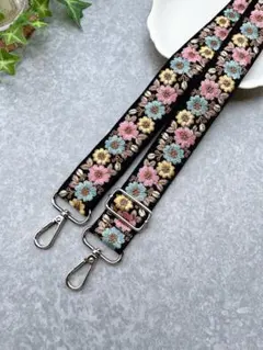 【 再販‼︎おすすめシリーズ ♡⃛ラスト！】インド刺繍リボン♡ショルダーストラップ♡