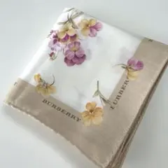 新品 BURBERRY ハンカチ 花柄のサムネイル