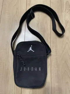 【美品】Jordan ジョーダン ショルダーバッグ サコッシュ1.4Lのサムネイル