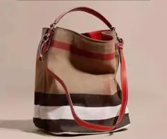値下げ‼︎Burberry ショルダーバッグ ベージュ 赤 黒 ストライプ柄