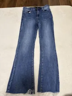 フレアデニムパンツ カットオフ Sサイズのサムネイル