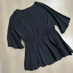 グリーンレーベルリラクシング　黒　トップス