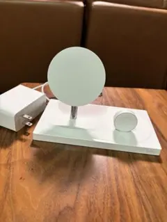 Belkinスマホ　ウォッチ充電器 ホワイト