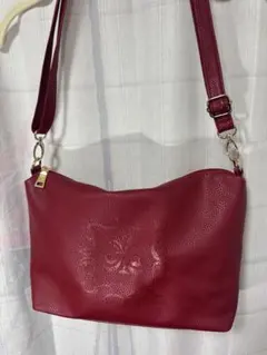 ワインレッド赤いレザーショルダーバッグ
