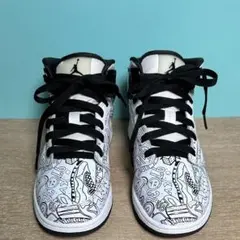 ナイキ【NIKE】ジョーダン1ミッド