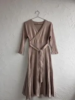 ウエストリボン付きプリーツワンピース 春服 7部袖 Mサイズ Vネックワンピース