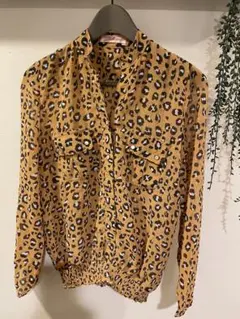 美品chille anap チルアナップ　ヒョウ柄ブラウスのサムネイル