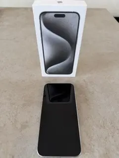 iPhone 15 Pro Max 256Gb 米国版 SIMフリー　新品電池