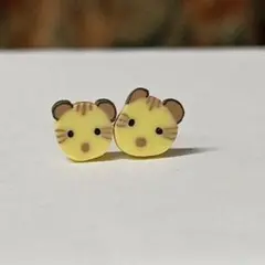 ピアス　猫　ネコ　ねこ　トラ　とら　虎　アニマル　動物　ミニピアス　ミニ　小さい
