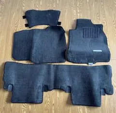 超希少‼︎トヨタ純正‼︎15CROWN トランク用フロアマット‼︎ - メルカリ