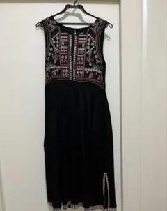 ROSEBUD 刺繍入り　ワンピース