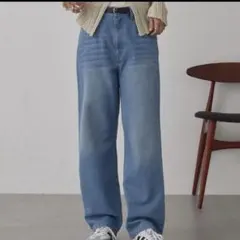 ライトブルー ストレートデニム ハイウエストのサムネイル