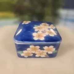 深川製滋　蓋物　桜