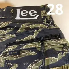 美品　Lee タイガーカモ柄 ショートパンツ28のサムネイル