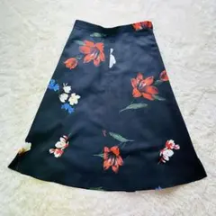 ウエストゴム 花柄フレアスカート 黒 ひざ丈