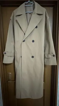 ベージュ トレンチコート