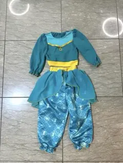 Item thumbnail for item 02814401-8eb2-4a4c-8934-94dbd9a2f730