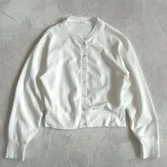 ホワイト ボタン付き長袖トップス　短丈　カーディガン　Mサイズ