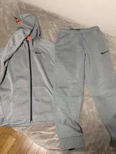Nike フード付きトレーナー・パンツセット グレー