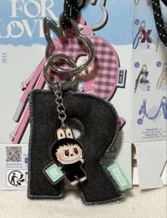 100%正規品!!!POPMART PINFORLOVEイニシャルチャームR