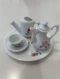 新品希少　マニーローズミニチュアティーセット バラの花柄