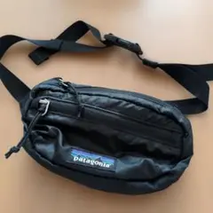patagonia ボディバッグ 黒