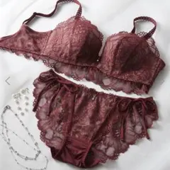 チュチュアンナ　史上最強の盛りを叶える特盛ブラB70　紐ショーツM　ワイヤー内蔵