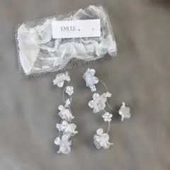 EMULE フラワーモチーフ　ピアス　ホワイト　2点セット