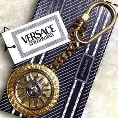 ベルサーチ✨VERSACE✨ レア!!!✳キーホルダー✳【新品・未使用品✨】 2025年最新】ヴェルサーチ キーホルダーの人気アイテム - メルカリ