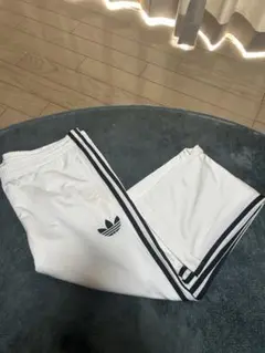 adidas トラックパンツ 白 トレフォイルロゴ