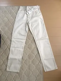 ユニクロ　UNIQLOU レギュラーフィットストレートハイライズジーンズ