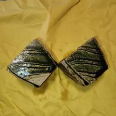 作家物、織部波状模様の陶器皿 2点セット