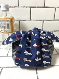 猫ねこ柄　きゅっとぷち袋　中サイズ　ネイビー×ヒッコリー　弁当巾着　ハンドメイド